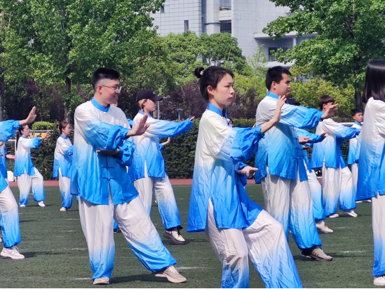 1649582238513027392.png image.png