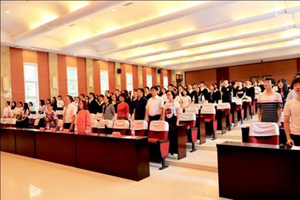 说明: F:\余晓珂 工作资料\员工工作组\2019年上\2019届授位仪式\现场照片\精修\IMG_0537(20190622-164225).jpg