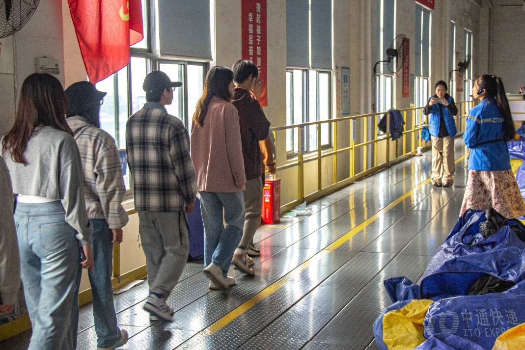 1698648705735039900.jpg 1698648705735039900.jpg